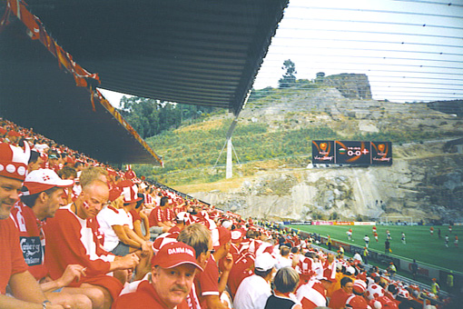 Braga Stadion - sprængt ind imellem klipperne